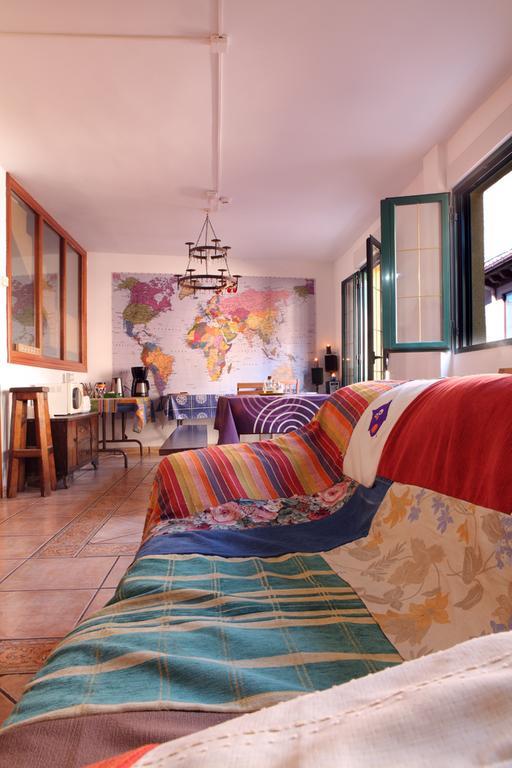 Duermevela Hostel เซโกเวีย ภายนอก รูปภาพ