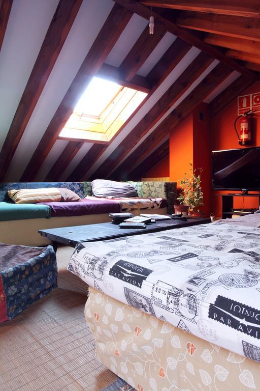 Duermevela Hostel เซโกเวีย ภายนอก รูปภาพ
